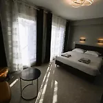 Cesar Palace *