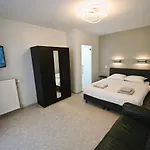Cesar Palace Hotell *