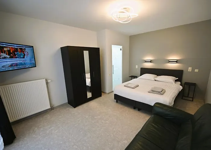 Cesar Palace Hotel *